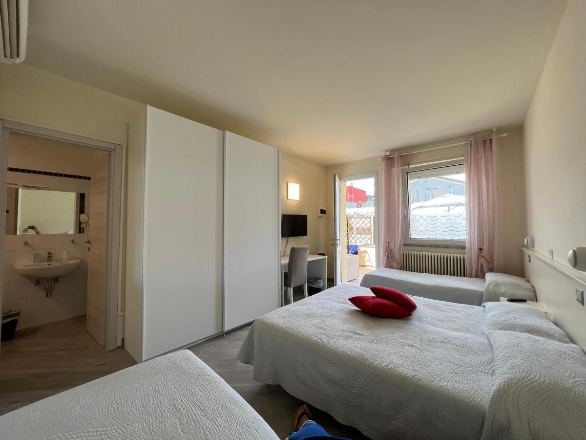 Hotel Locanda Rosy Cattolica Bagian luar foto