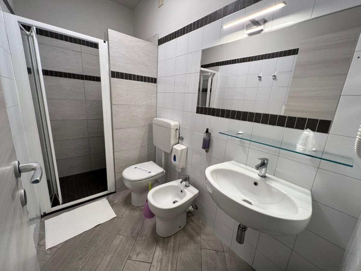 Hotel Locanda Rosy Cattolica Bagian luar foto