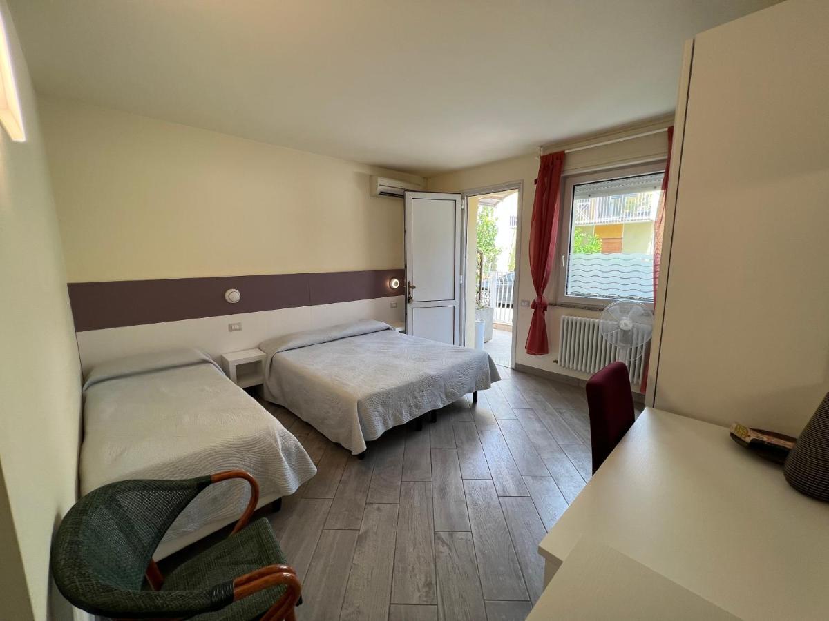 Hotel Locanda Rosy Cattolica Bagian luar foto