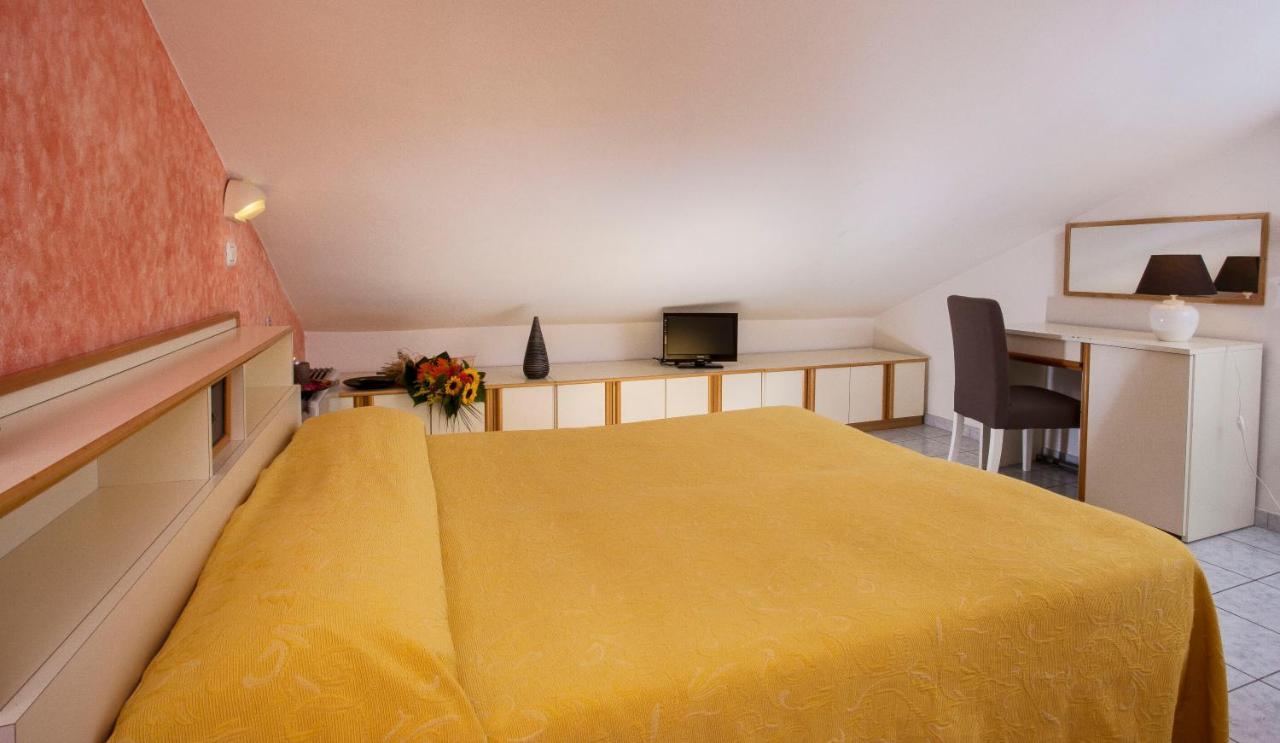 Hotel Locanda Rosy Cattolica Ruang foto