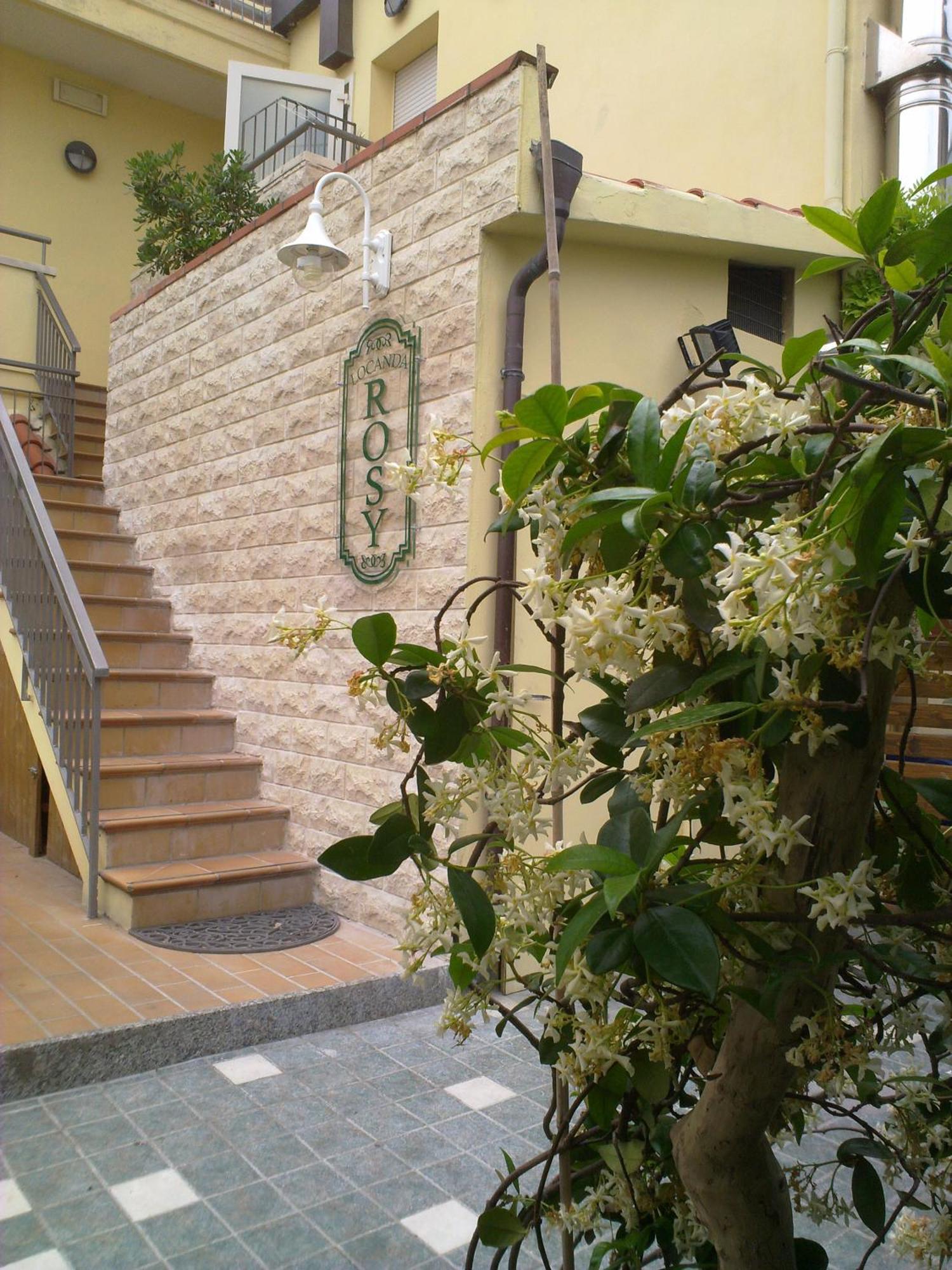 Hotel Locanda Rosy Cattolica Bagian luar foto