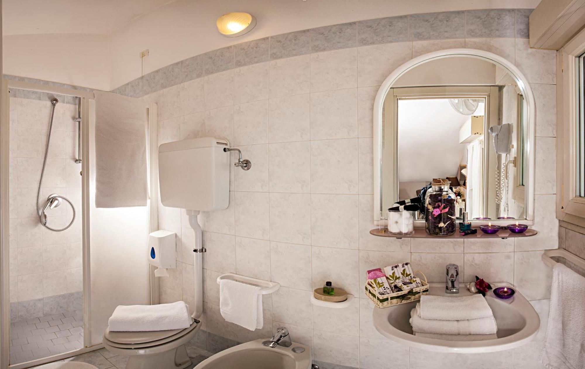 Hotel Locanda Rosy Cattolica Ruang foto