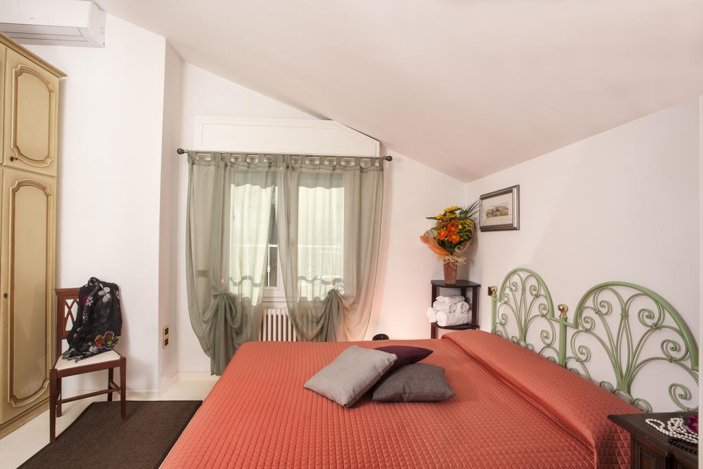 Hotel Locanda Rosy Cattolica Ruang foto