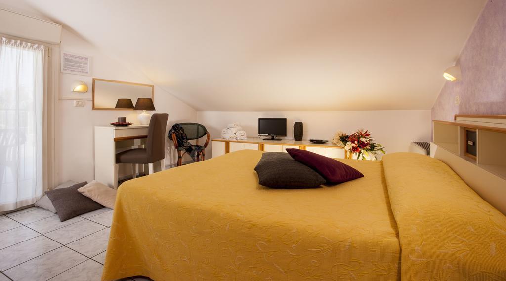 Hotel Locanda Rosy Cattolica Ruang foto