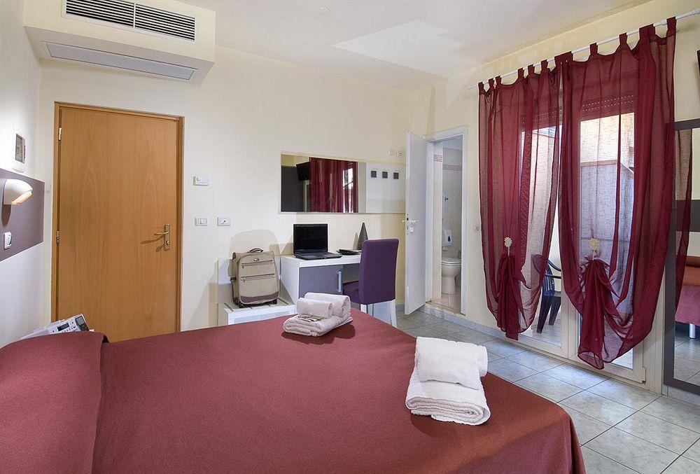 Hotel Locanda Rosy Cattolica Bagian luar foto