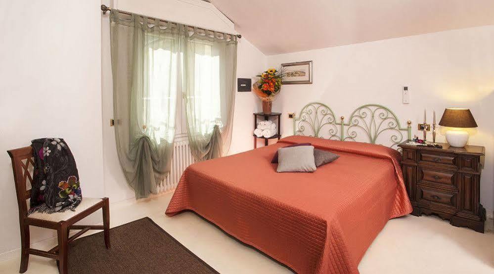 Hotel Locanda Rosy Cattolica Bagian luar foto